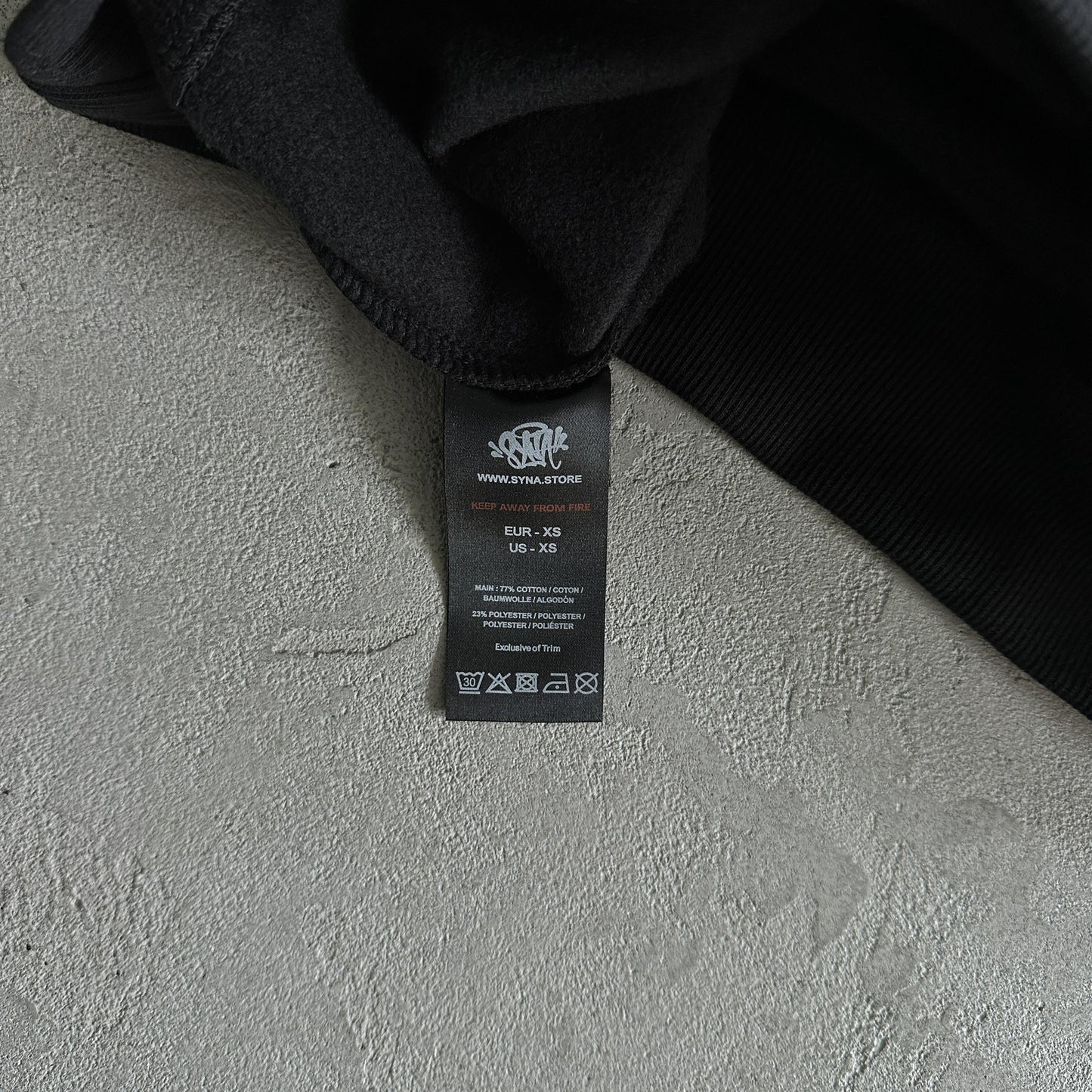 Synaworld Round Neck Suit Black