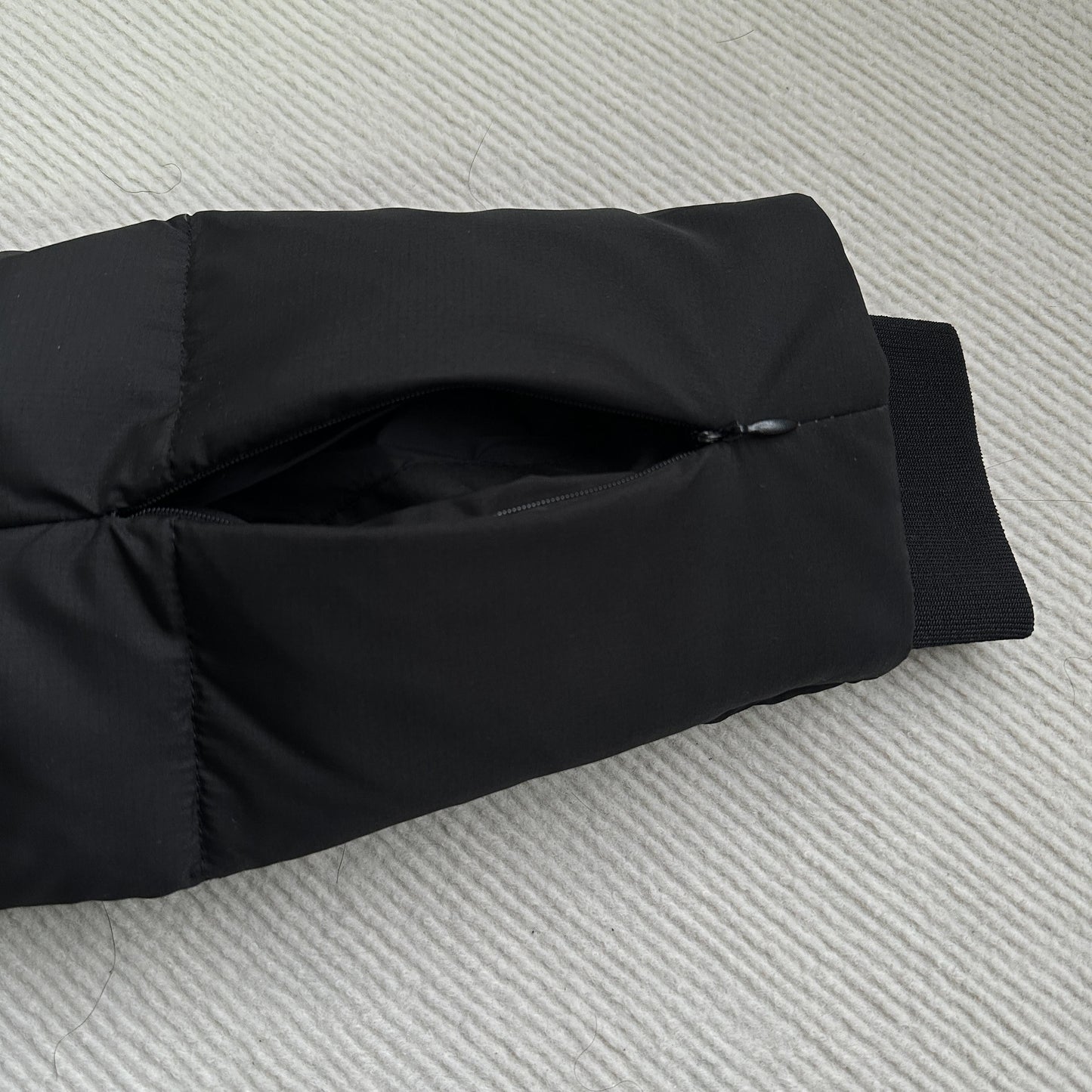 Synaworld Puffer Black