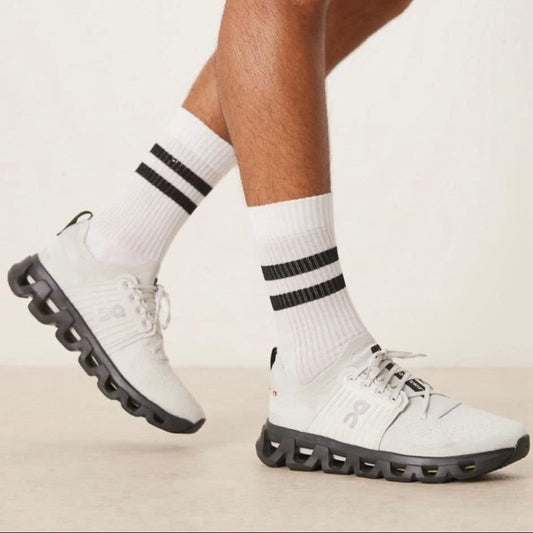 On Cloudswift 4 Wolf / Black 鈥�Lightweight Running