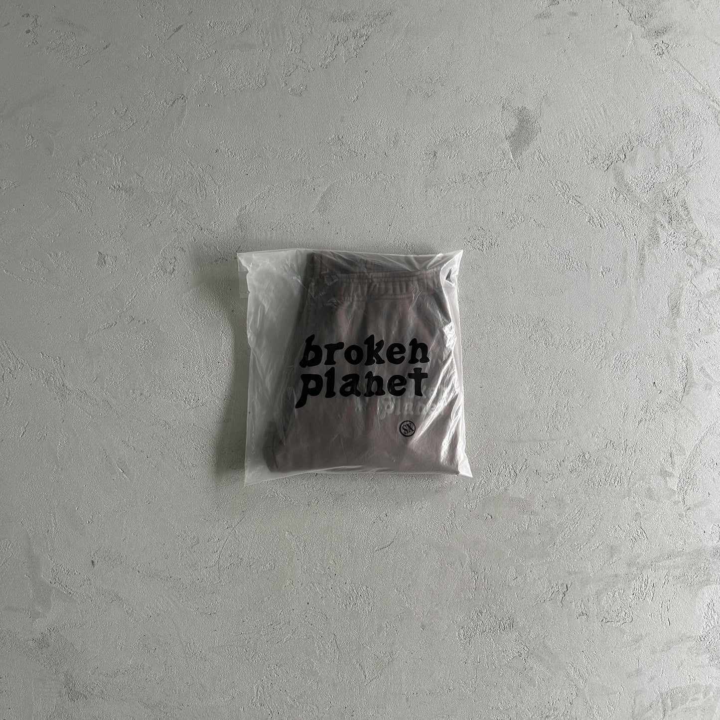 Broken P Granite Base Suit